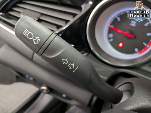 Used 2018 Buick Regal Essence w/ Driver Confidence Package #1 image 18