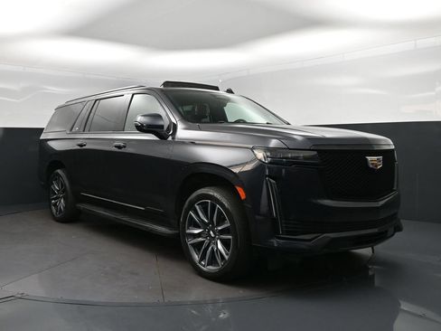 Used 2023 Cadillac Escalade ESV Sport Platinum RWD image 9