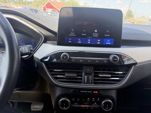 Used 2022 Ford Escape SEL w/ Technology Package AWD/4WD image 27