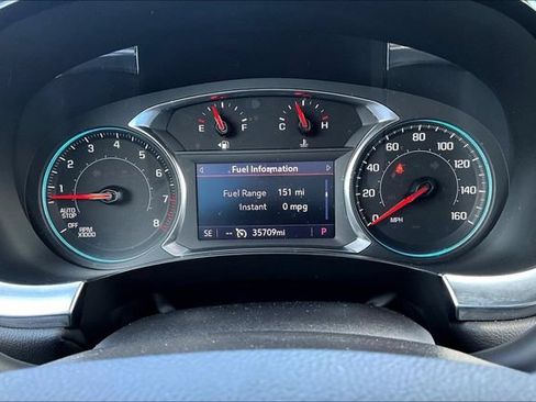 Used 2023 Chevrolet Traverse LT FWD image 14
