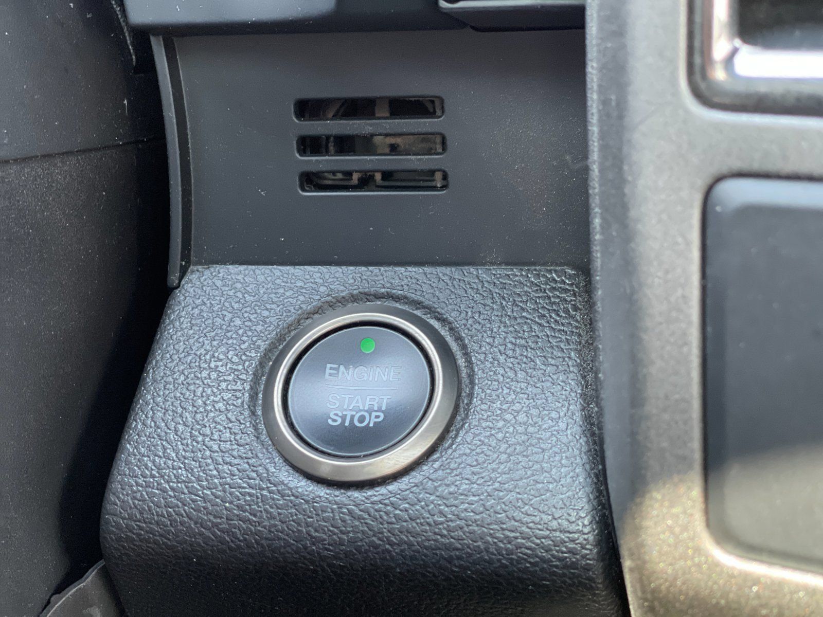 Used 2018 Ford F150 Raptor w/ Equipment Group 802A Luxury AWD/4WD image 25