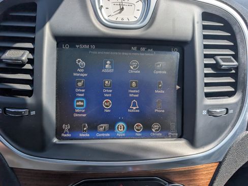 Used 2016 Chrysler 300 C Platinum w/ Safetytec Plus Group image 33