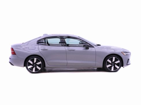 Used 2024 Volvo S60 T8 Ultimate image 4