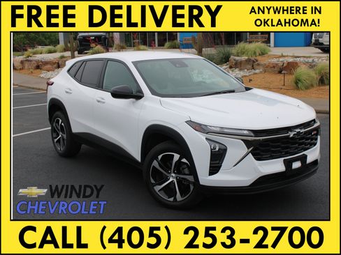 Used 2024 Chevrolet Trax RS w/ Driver Confidence Package FWD image 1