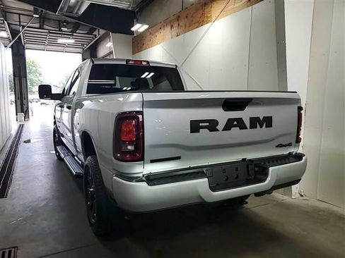Used 2026 RAM 2500 Big Horn AWD/4WD image 2