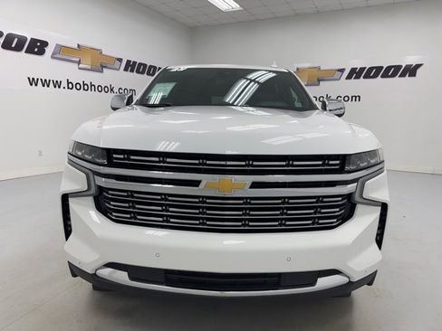 Used 2024 Chevrolet Suburban Premier image 2