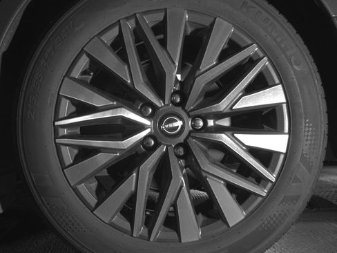 Used 2025 Nissan Altima 2.5 SV image 14