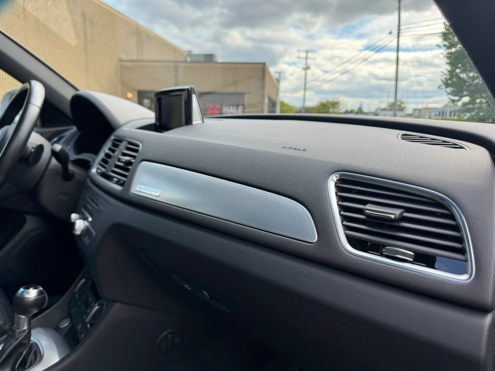 Used 2018 Audi Q3 2.0T Premium w/ Convenience Package AWD/4WD image 26
