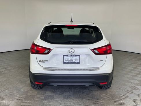 Used 2018 Nissan Rogue Sport S w/ S Appearance Package AWD/4WD image 15