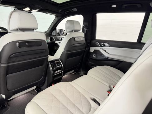 Used 2025 BMW X7 xDrive40i w/ Executive Package AWD/4WD image 42