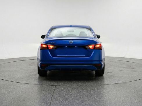 Used 2025 Nissan Altima 2.5 SV image 7