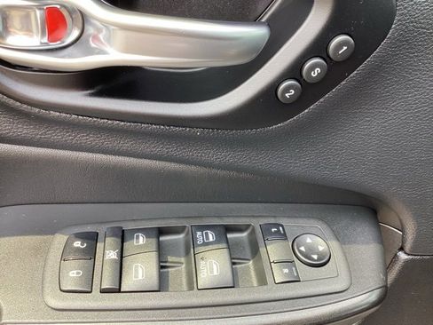 Used 2021 Jeep Cherokee Trailhawk w/ Premium Leather Package image 14