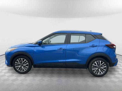 Used 2023 Nissan Kicks SV image 4
