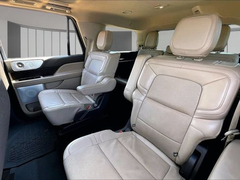Used 2022 Lincoln Navigator Reserve AWD/4WD image 28