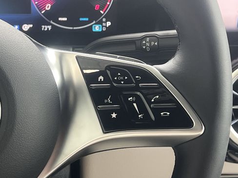 Certified 2025 Mercedes-Benz GLA 250 image 32