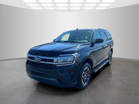 Used 2024 Ford Expedition XLT image 8