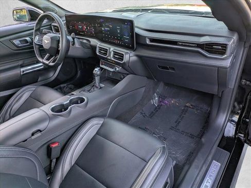 Used 2025 Ford Mustang Premium image 18