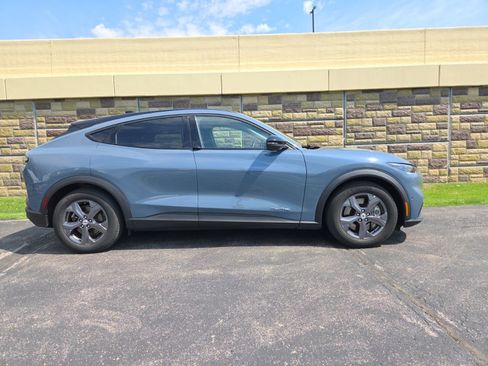 Used 2023 Ford Mustang Mach-E Select image 3