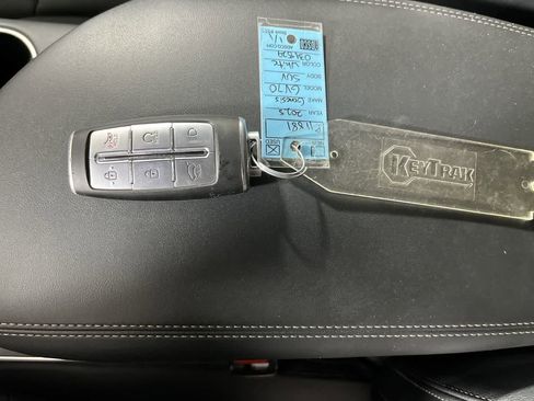 Used 2025 Genesis GV70 2.5T AWD/4WD image 24