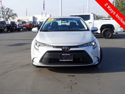 Certified 2023 Toyota Corolla LE image 3