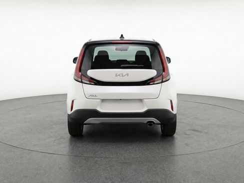 Used 2025 Kia Soul LX w/ LX Technology Package FWD image 7
