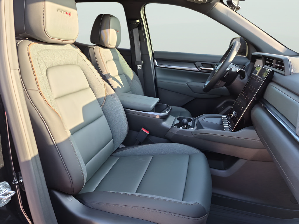 New 2027 GMC Terrain AT4 w/ Convenience Package III AWD/4WD image 41