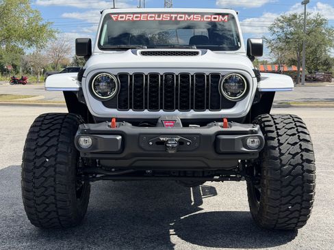 Used 2024 Jeep Gladiator Mojave image 18