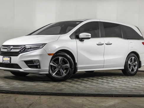 Used 2020 Honda Odyssey Touring image 2