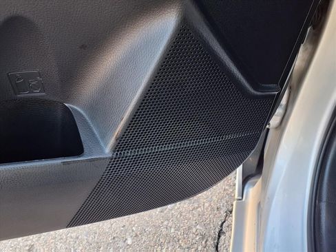 Used 2019 Toyota Corolla L image 15