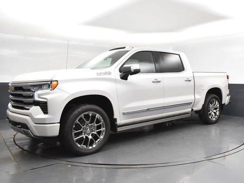 New 2025 Chevrolet Silverado 1500 High Country AWD/4WD image 3
