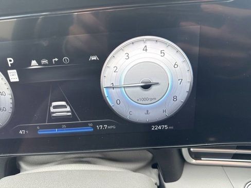 Used 2024 Hyundai Elantra SEL image 17