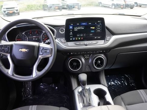 Used 2025 Chevrolet Blazer LT AWD/4WD image 21