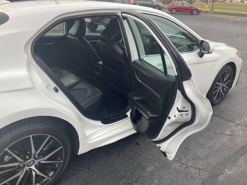 Used 2022 Toyota Camry SE image 22