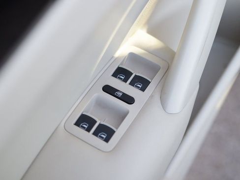 Used 2014 Volkswagen Passat TDI SEL Premium image 24