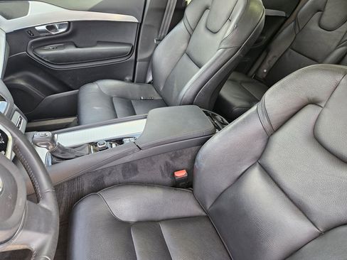 Used 2018 Volvo XC90 T6 Momentum w/ Convenience Package image 21