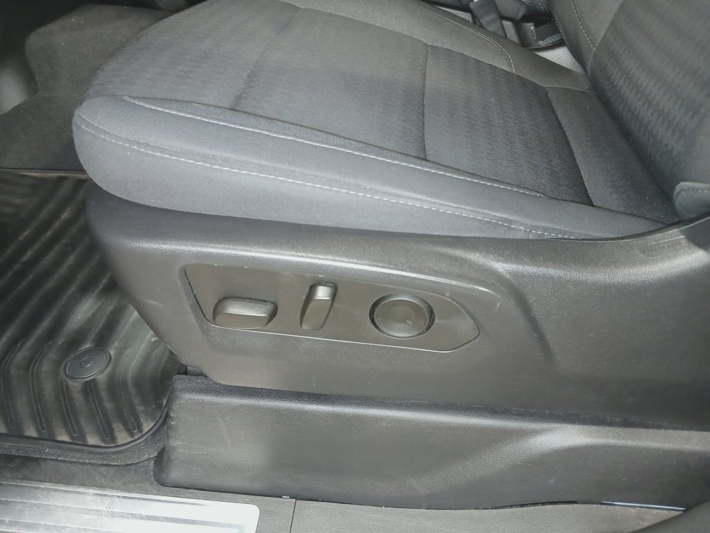 Used 2024 Chevrolet Silverado 1500 LT AWD/4WD image 15