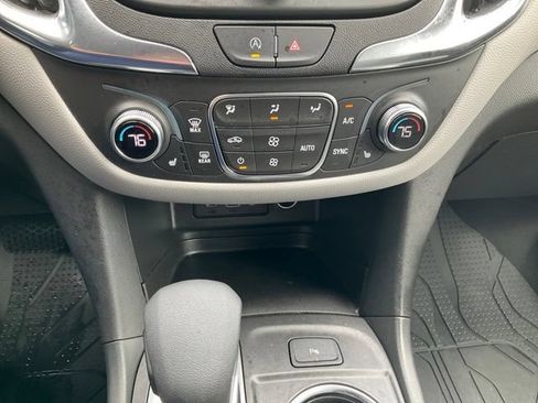 Used 2024 Chevrolet Equinox LT AWD/4WD image 7