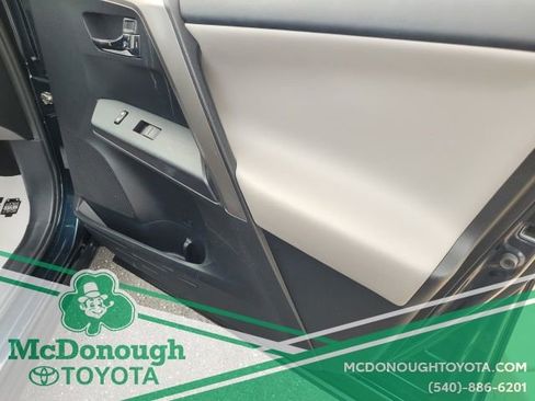 Used 2018 Toyota RAV4 XLE w/ Convenience Package image 21