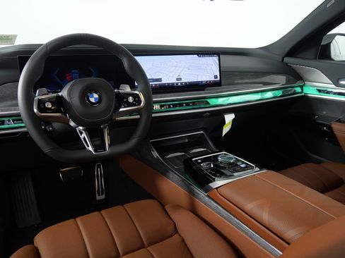 Used 2025 BMW 760i xDrive w/ Executive Package image 21