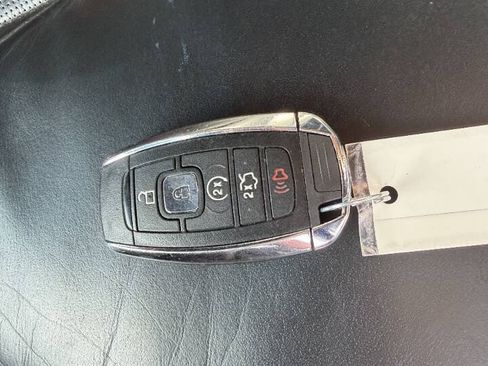 Used 2018 Lincoln MKX Select w/ Select Plus Package AWD/4WD image 23