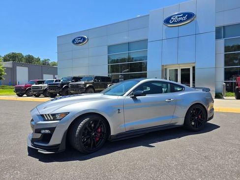Used 2021 Ford Mustang Shelby GT500 w/ Technology Package RWD image 5