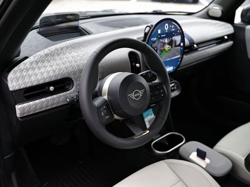 New 2026 MINI Cooper 2-Door Hardtop image 19