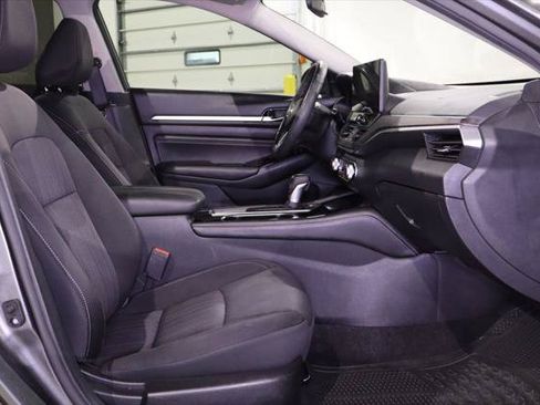 Used 2023 Nissan Altima 2.5 SV w/ SV Premium Package FWD image 31
