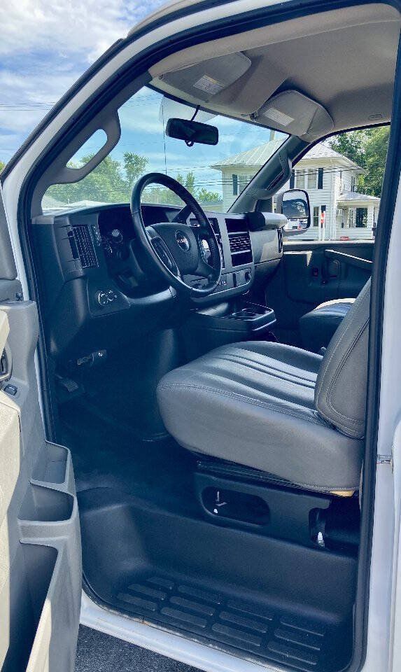Used 2023 GMC Savana 2500 w/ Driver Convenience Package RWD image 10