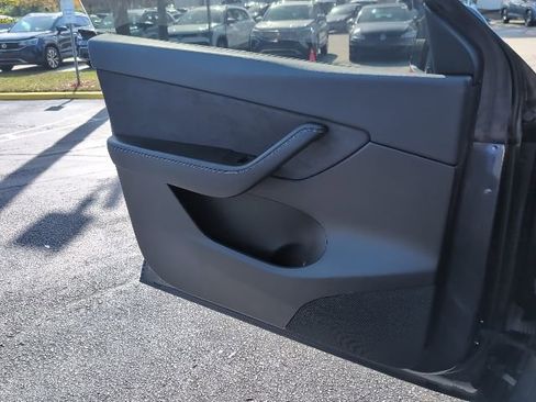 Used 2022 Tesla Model Y Performance image 18