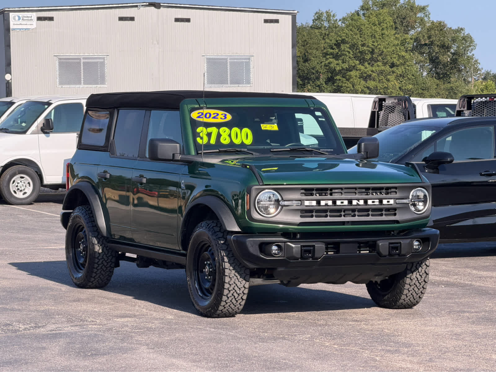 Used 2023 Ford Bronco Black Diamond AWD/4WD image 1