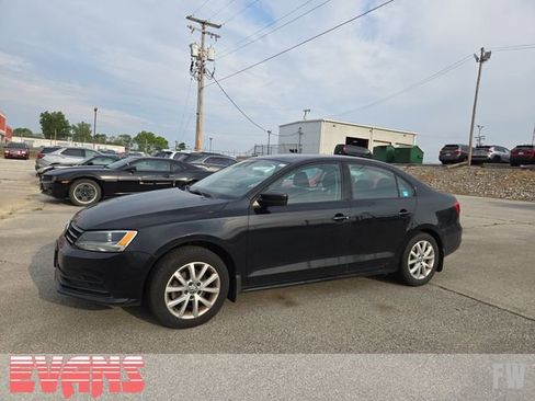 Used 2015 Volkswagen Jetta SE FWD image 4