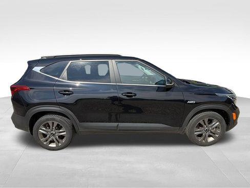 Used 2023 Kia Seltos S w/ Navigation Package AWD/4WD image 7