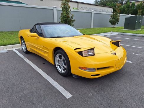 Used 2001 Chevrolet Corvette Convertible w/ Preferred Equipment Group2 RWD image 8