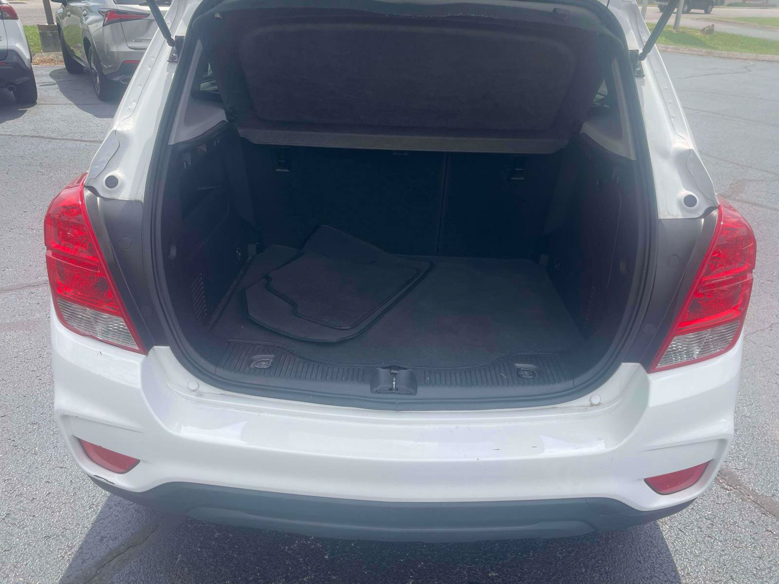Used 2019 Chevrolet Trax LS w/ Tint and Cruise Package FWD image 6